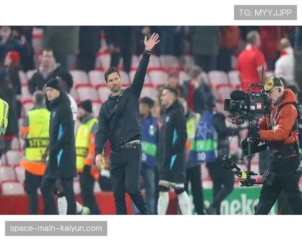 战术分析:阿隆索的勒沃库森为何能在欧冠中坚持3421阵型并取得成功 战术分析:阿隆索的勒沃库森为何能在欧冠中坚持3421阵型并取得成功